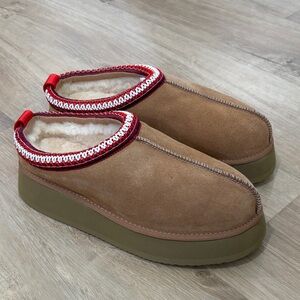 NEW Women’s SOFTYOHO Platform Slippers